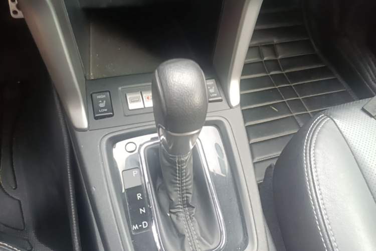 Used Subaru Forester 2015 2.0i Special Edition Commemorative Model Gear Lever