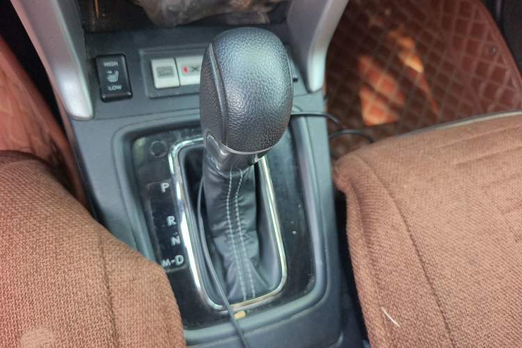 Used Subaru Forester 2015 2.0i Special Edition Commemorative Model Gear Lever