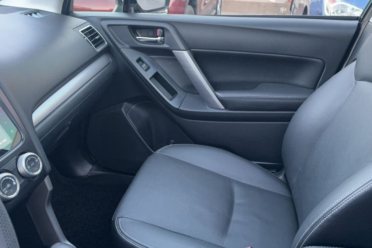 Used Subaru Forester 2015 2.0i Special Edition Commemorative Model Interior 5