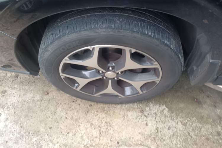 Used Subaru Forester 2015 2.0i Special Edition Commemorative Model Left Front Wheel Hub
