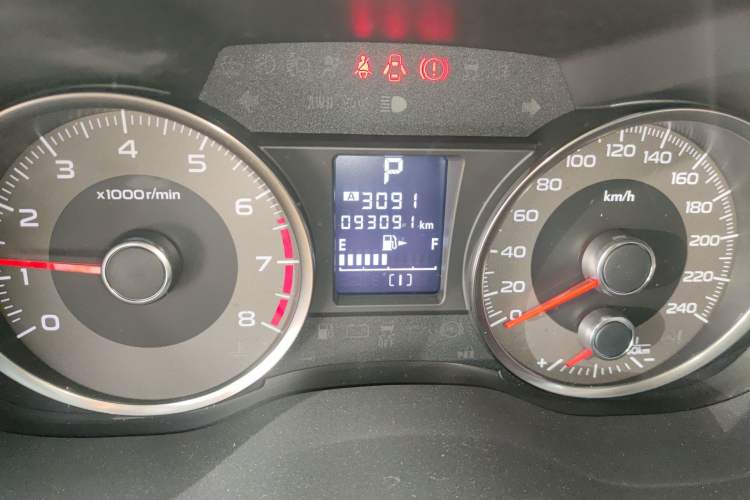 Used Subaru Forester 2015 2.0i Special Edition Commemorative Model Odometer Close Up