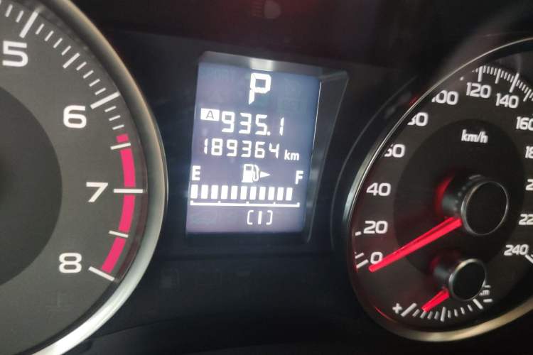Used Subaru Forester 2015 2.0i Special Edition Commemorative Model Odometer Close Up