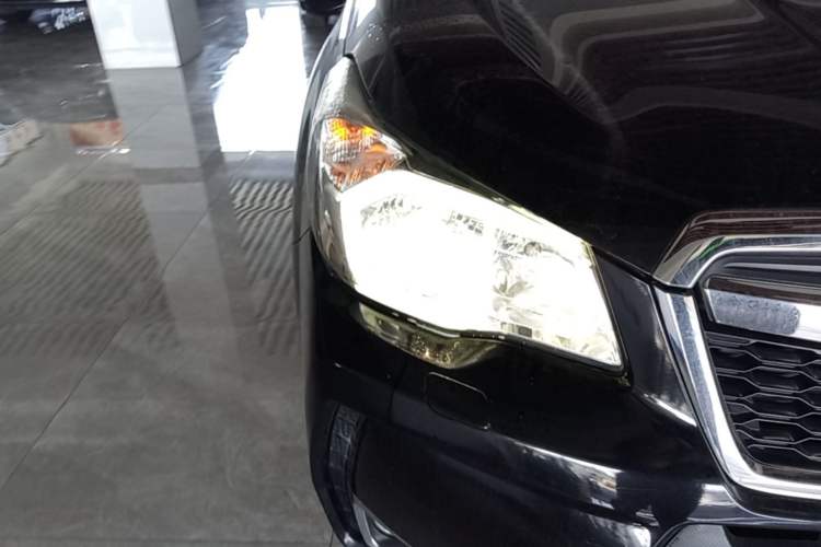Used Subaru Forester 2015 2.5i Special Edition Commemorative Model Right Front Headlight