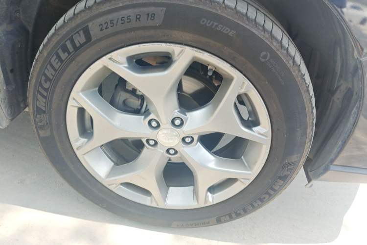 Used Subaru Forester 2015 2.5i Special Edition Commemorative Model Right Front Wheel Hub