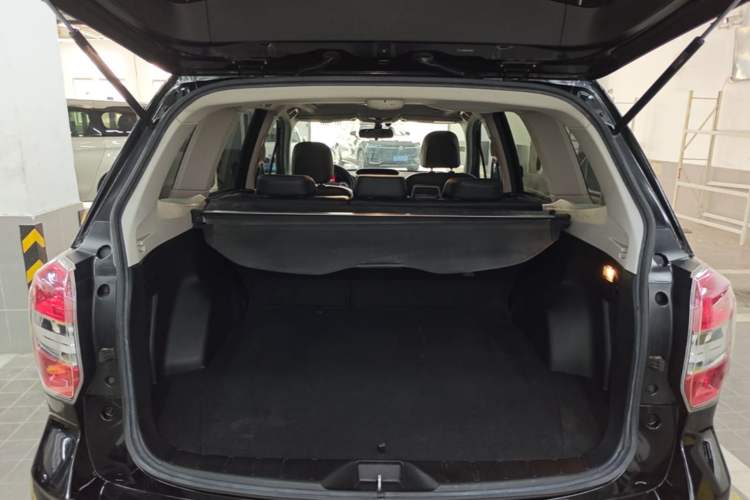 Used Subaru Forester 2015 2.0i Special Edition Commemorative Model Trunk