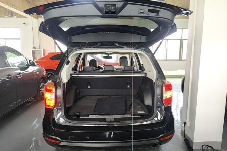 Used Subaru Forester 2015 2.5i Special Edition Commemorative Model Trunk