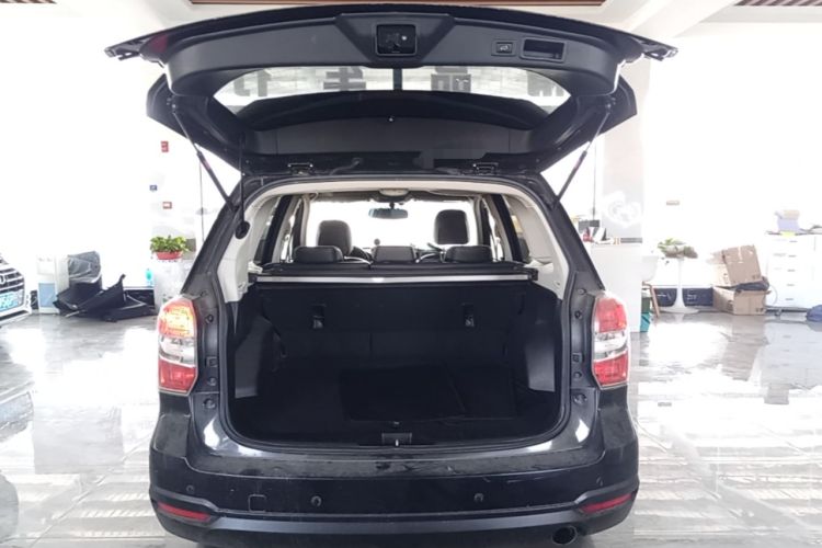 Used Subaru Forester 2015 2.5i Special Edition Commemorative Model Trunk