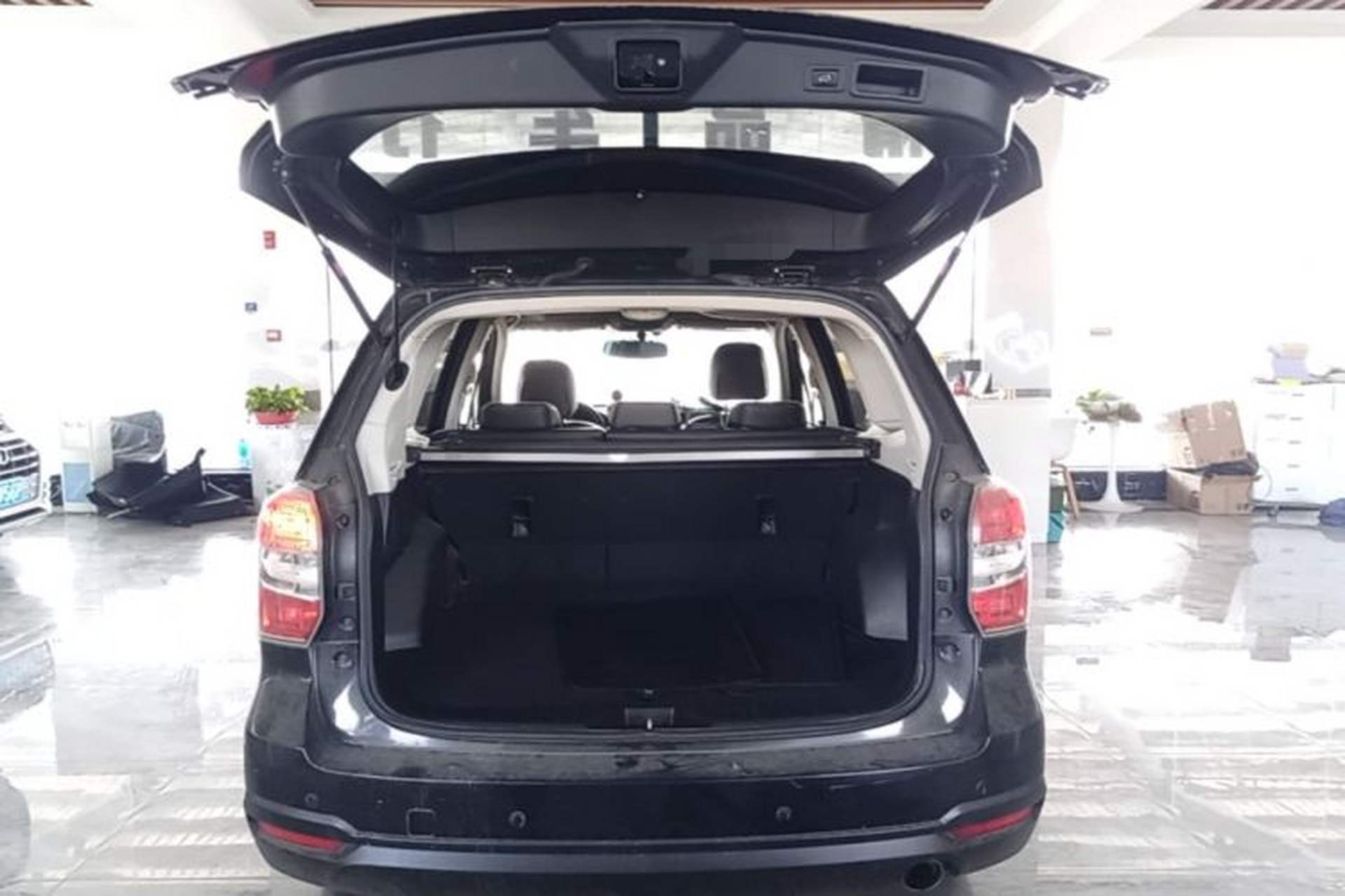 Used Subaru Forester 2015 2.5i Special Edition Commemorative Model Trunk