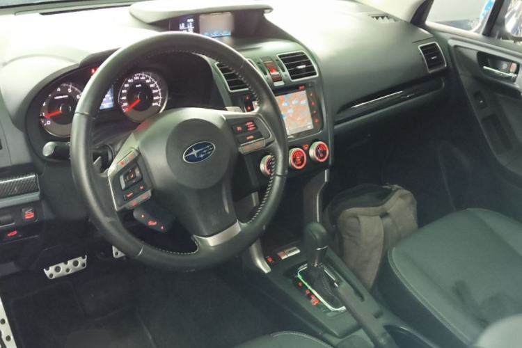 Used Subaru Forester 2015 2.5i Special Edition Commemorative Model Center Console