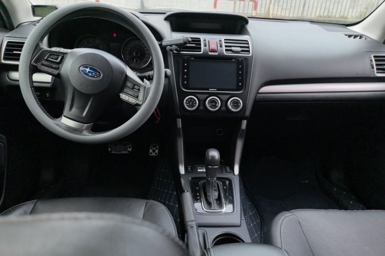 Used Subaru Forester 2015 2.0i Special Edition Commemorative Model Center Console