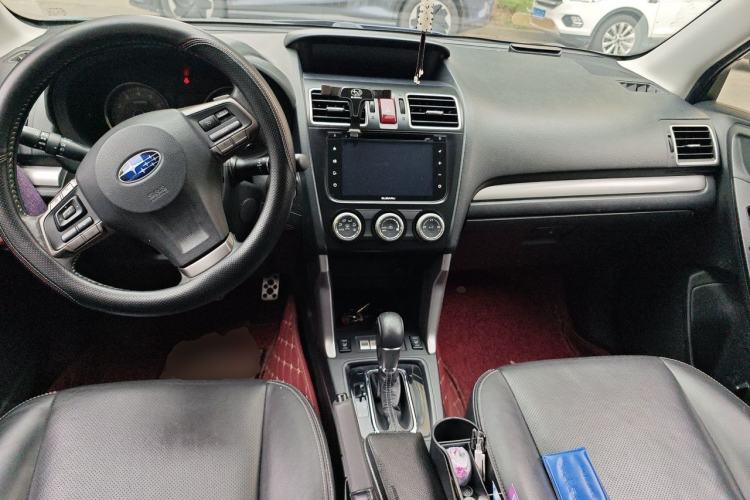 Used Subaru Forester 2015 2.0i Special Edition Commemorative Model Center Console