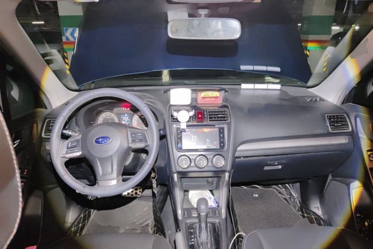 Used Subaru Forester 2015 2.0i Special Edition Commemorative Model Center Console