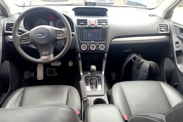 Used Subaru Forester 2015 2.0i Special Edition Commemorative Model Center Console