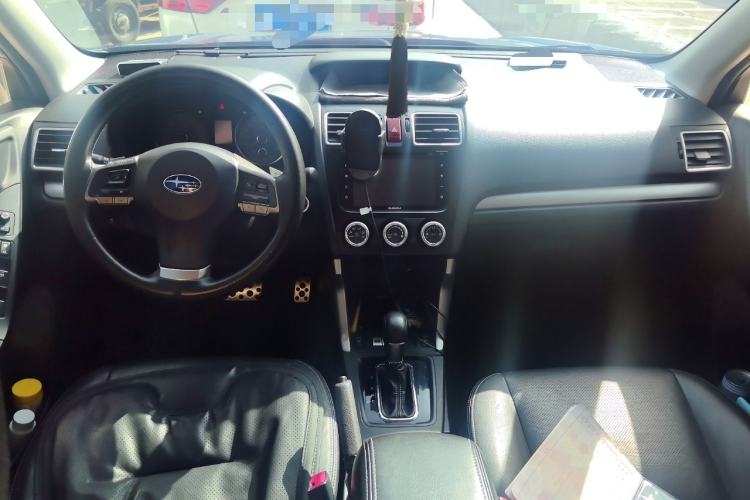 Used Subaru Forester 2015 2.0i Special Edition Commemorative Model Center Console