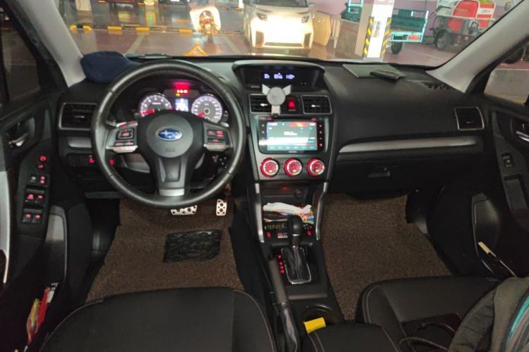 Used Subaru Forester 2015 2.0i Special Edition Commemorative Model Center Console