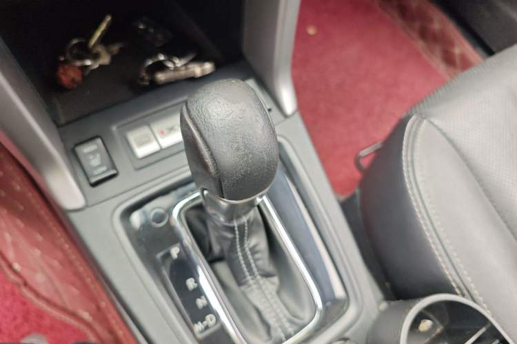 Used Subaru Forester 2015 2.0i Special Edition Commemorative Model Gear Lever
