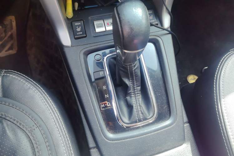 Used Subaru Forester 2015 2.0i Special Edition Commemorative Model Gear Lever