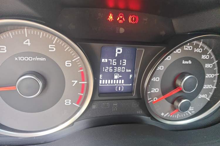 Used Subaru Forester 2015 2.0i Special Edition Commemorative Model Odometer Close Up
