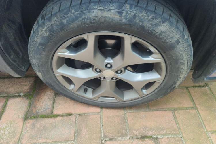 Used Subaru Forester 2015 2.5i Special Edition Commemorative Model Right Front Wheel Hub