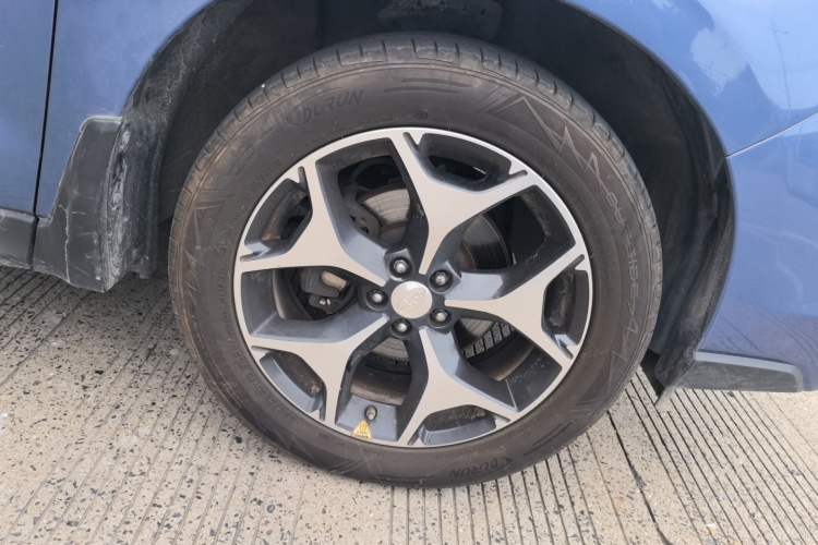 Used Subaru Forester 2015 2.0i Special Edition Commemorative Model Right Front Wheel Hub