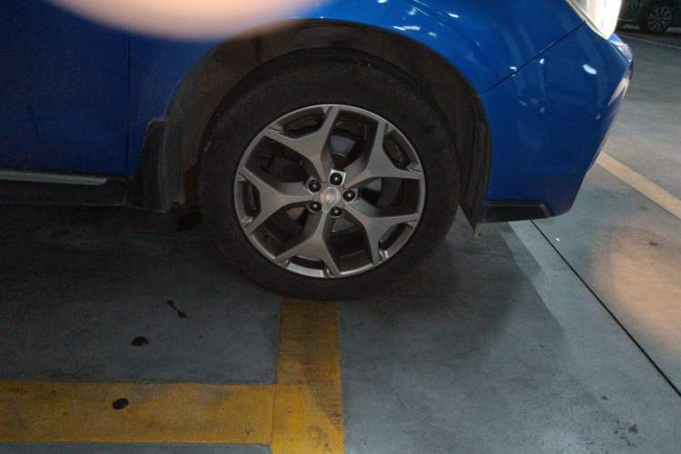 Used Subaru Forester 2015 2.5i Special Edition Commemorative Model Right Front Wheel Hub