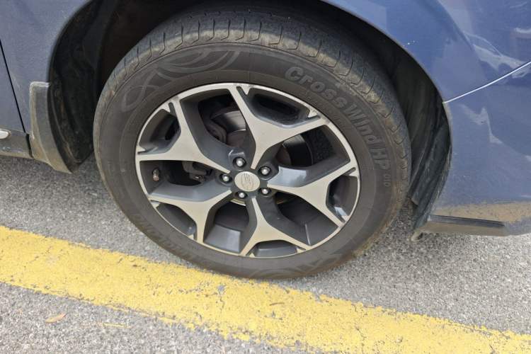 Used Subaru Forester 2015 2.0i Special Edition Commemorative Model Right Front Wheel Hub