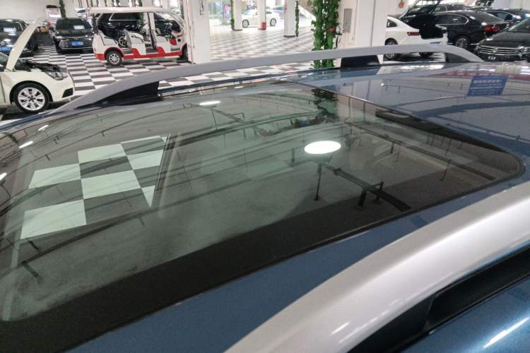 Used Subaru Forester 2015 2.0i Special Edition Commemorative Model Roof