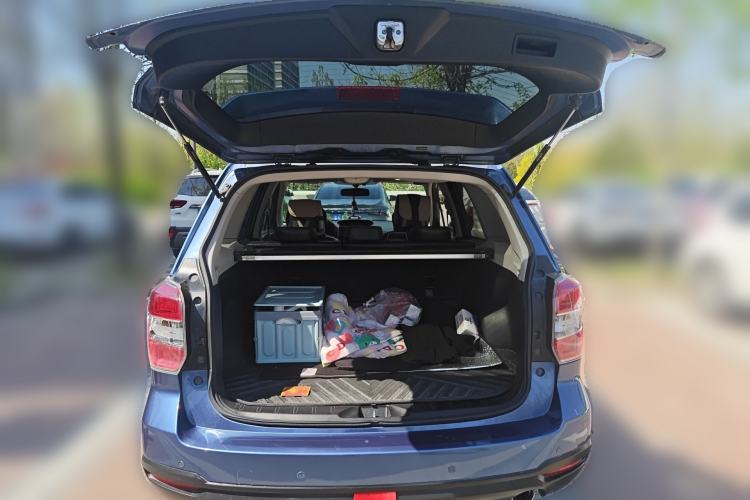 Used Subaru Forester 2015 2.0i Special Edition Commemorative Model Trunk