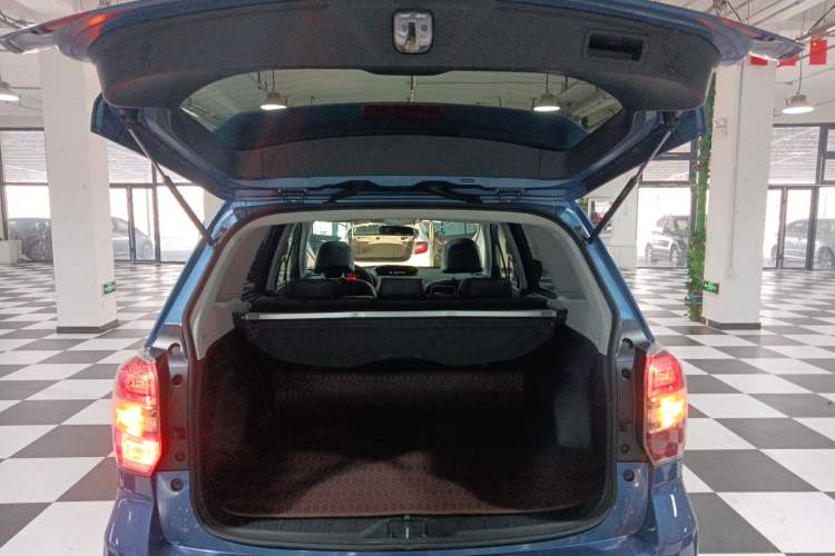 Used Subaru Forester 2015 2.0i Special Edition Commemorative Model Trunk