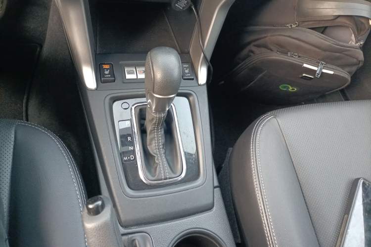 Used Subaru Forester 2015 2.0i Special Edition Commemorative Model Gear Lever