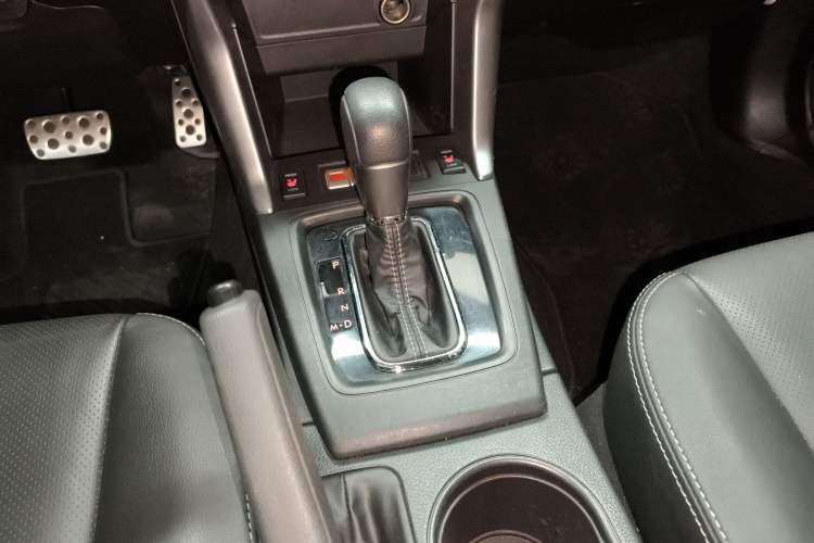 Used Subaru Forester 2015 2.5i Special Edition Commemorative Model Gear Lever