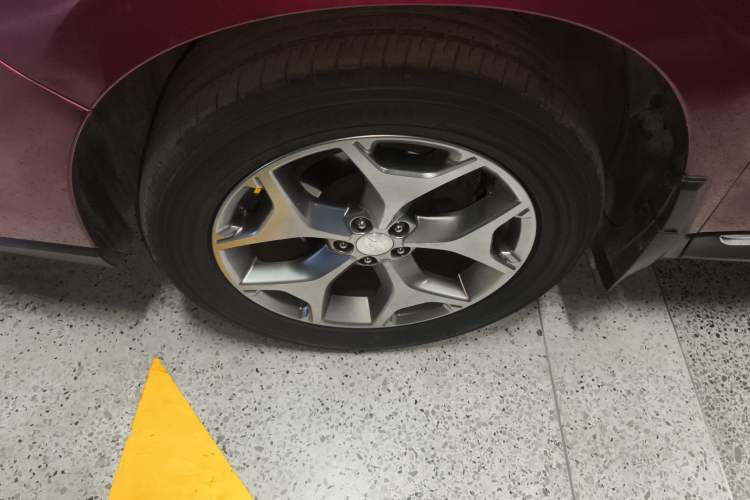 Used Subaru Forester 2015 2.5i Special Edition Commemorative Model Left Front Wheel Hub