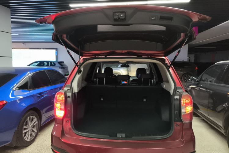 Used Subaru Forester 2015 2.5i Special Edition Commemorative Model Trunk