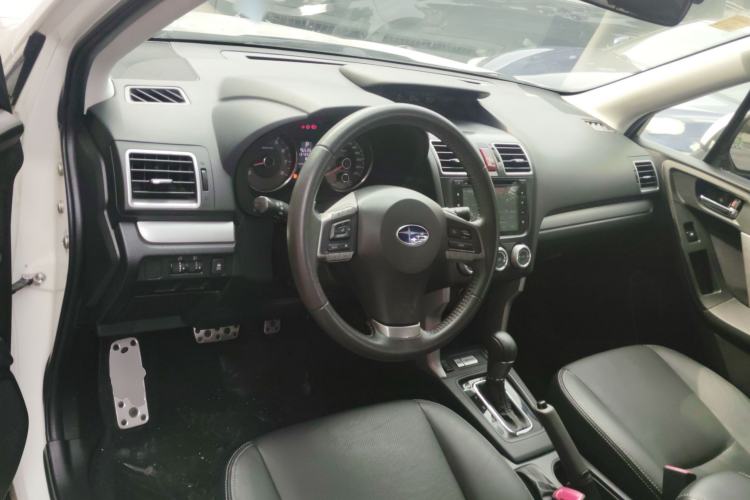 Used Subaru Forester 2015 2.0i Special Edition Commemorative Model Center Console