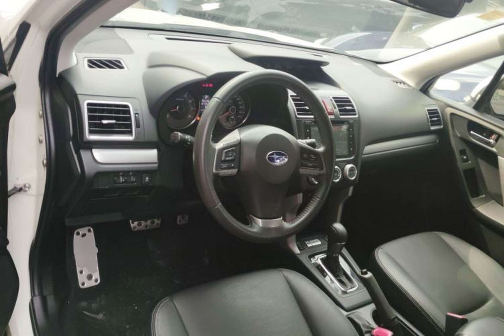 Used Subaru Forester 2015 2.0i Special Edition Commemorative Model Center Console
