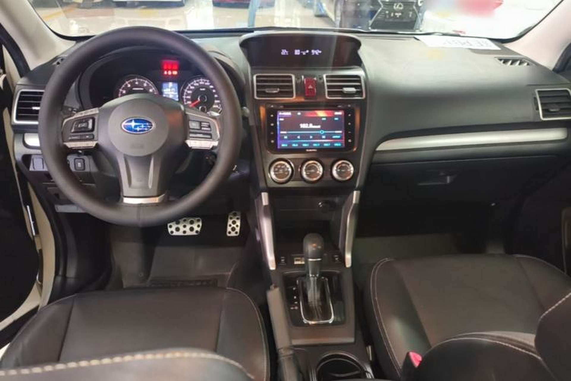 Used Subaru Forester 2015 2.0i Special Edition Commemorative Model Center Console