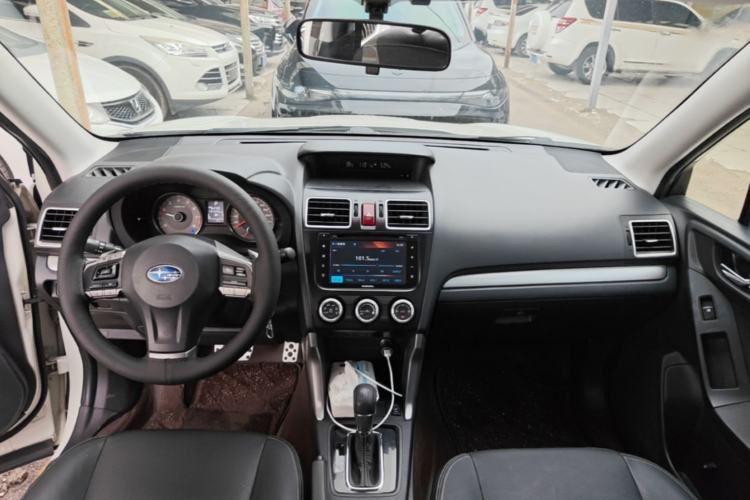 Used Subaru Forester 2015 2.0i Special Edition Commemorative Model Center Console