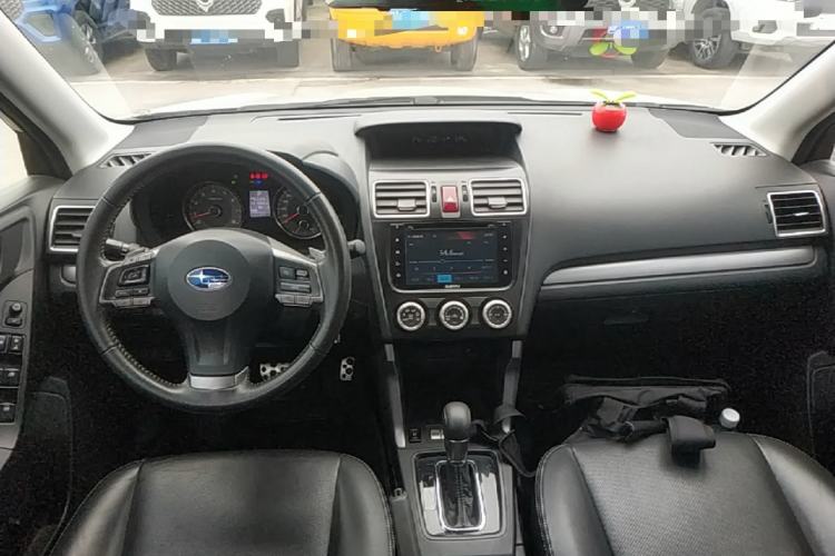 Used Subaru Forester 2015 2.0i Special Edition Commemorative Model Center Console
