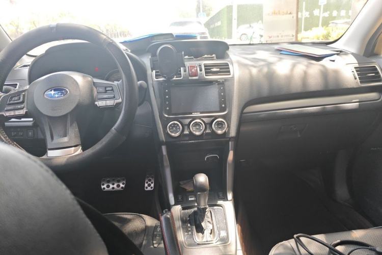 Used Subaru Forester 2015 2.0i Special Edition Commemorative Model Center Console