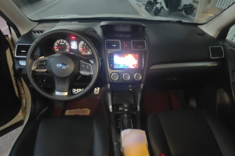 Used Subaru Forester 2015 2.0i Special Edition Commemorative Model Center Console