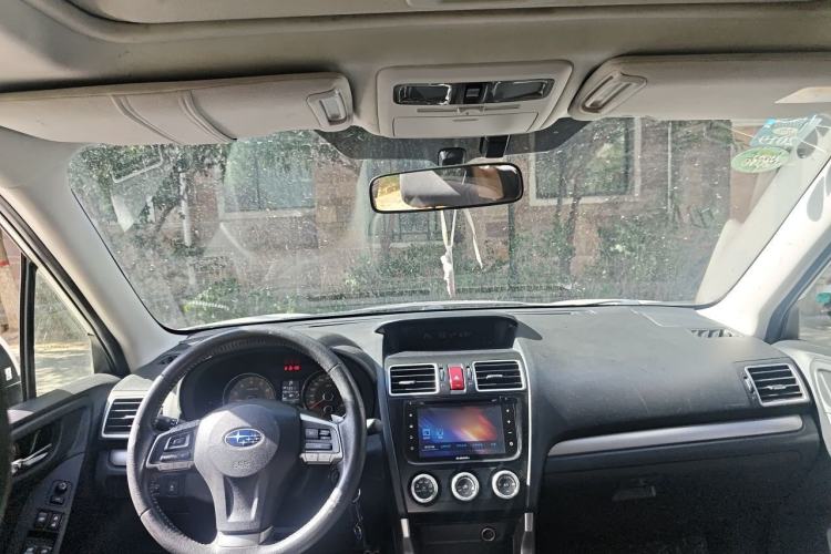 Used Subaru Forester 2015 2.0i Special Edition Commemorative Model Center Console