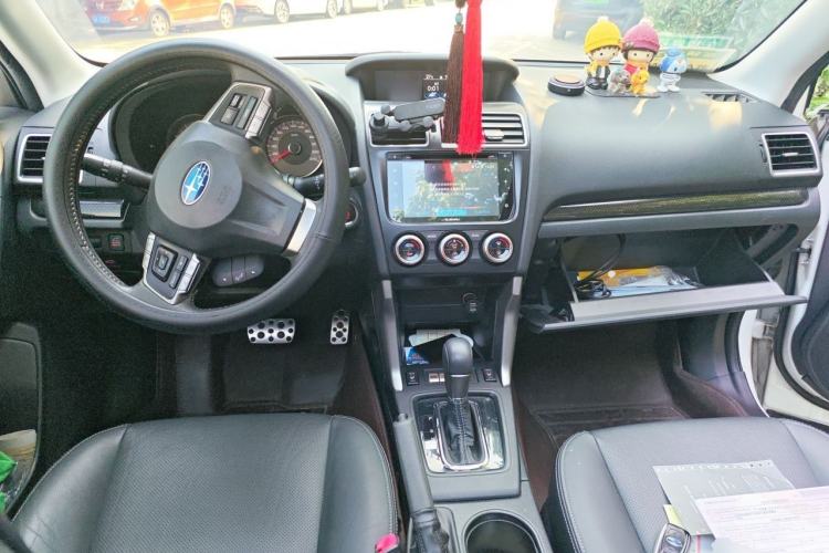 Used Subaru Forester 2015 2.5i Special Edition Commemorative Model Center Console