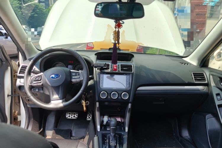 Used Subaru Forester 2015 2.0i Special Edition Commemorative Model Center Console
