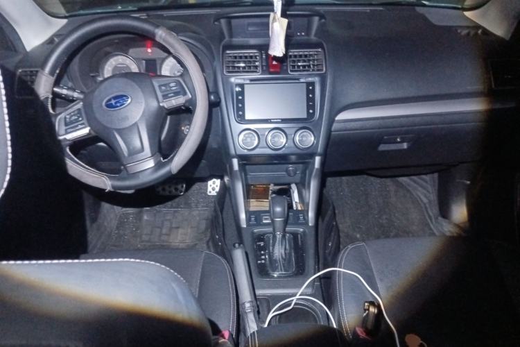 Used Subaru Forester 2015 2.0i Special Edition Commemorative Model Center Console