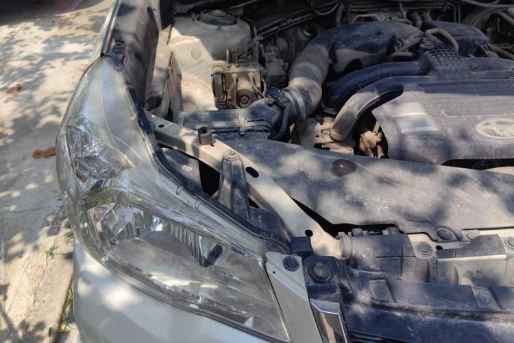 Used Subaru Forester 2015 2.0i Special Edition Commemorative Model Engine Bay Right