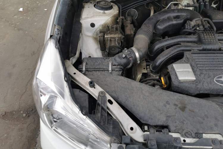 Used Subaru Forester 2015 2.0i Special Edition Commemorative Model Engine Bay Right