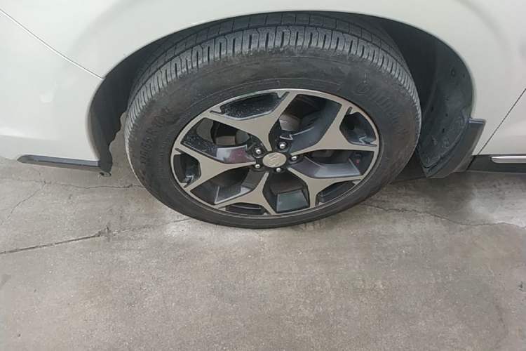 Used Subaru Forester 2015 2.0i Special Edition Commemorative Model Exterior 2