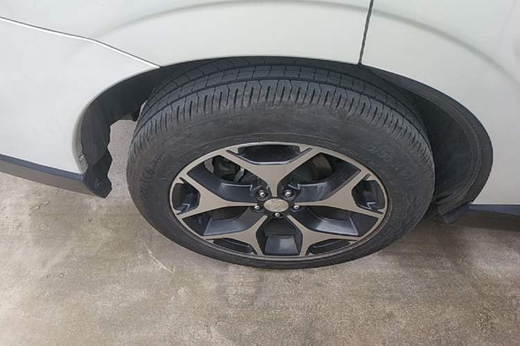 Used Subaru Forester 2015 2.0i Special Edition Commemorative Model Exterior 3