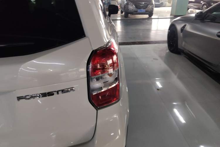 Used Subaru Forester 2015 2.0i Special Edition Commemorative Model Exterior 3