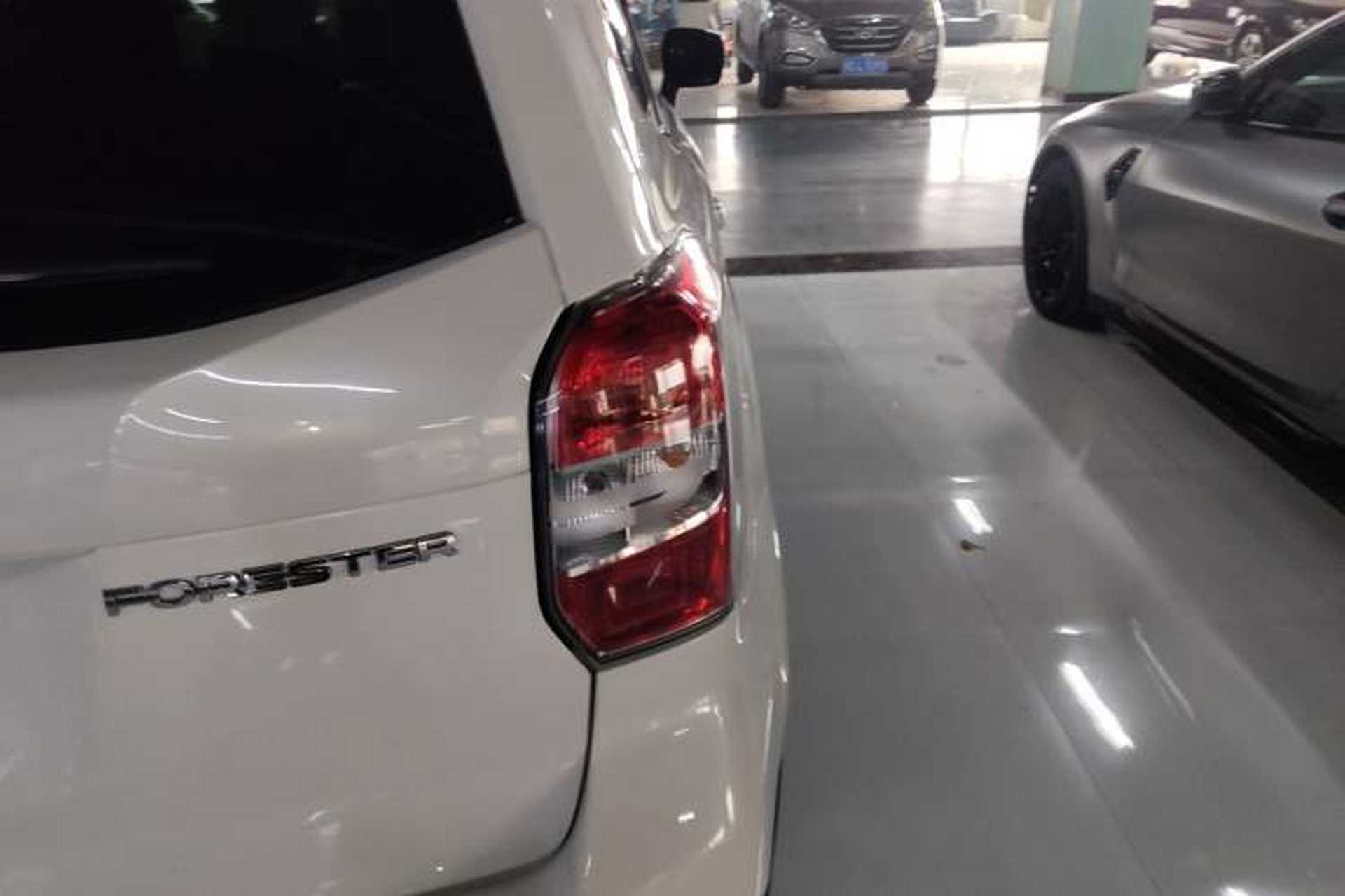 Used Subaru Forester 2015 2.0i Special Edition Commemorative Model Exterior 3